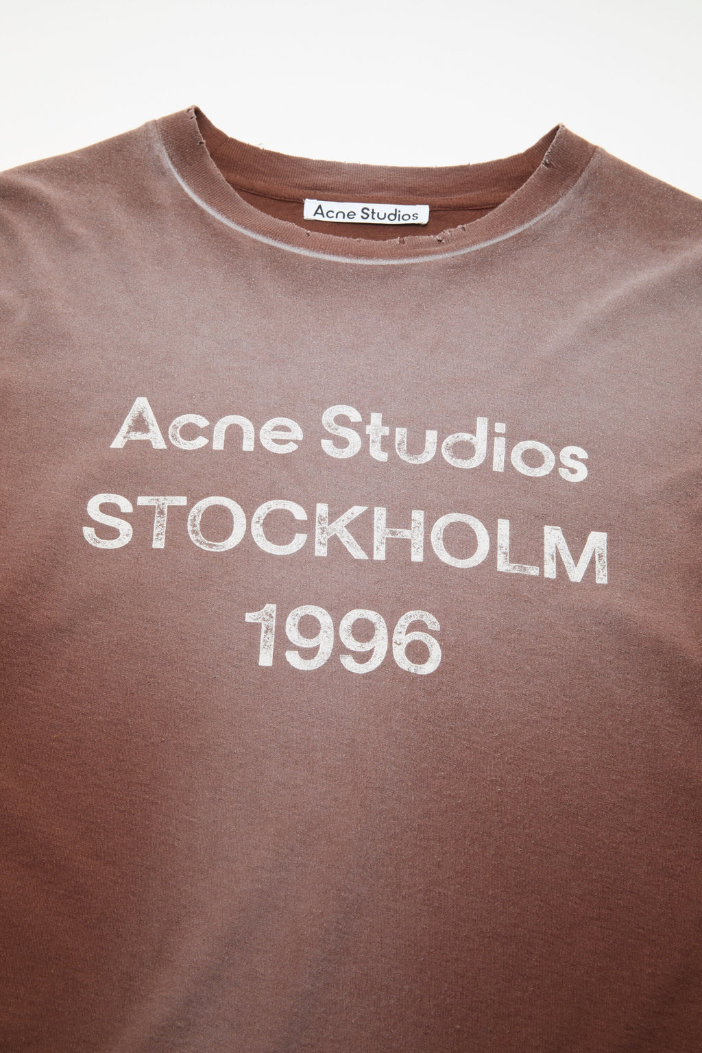 ACNE STUDIOS STOCKHOLM 1996 LONG-SLEEVE T-SHIRT — CHOCOLATE BROWN — detail