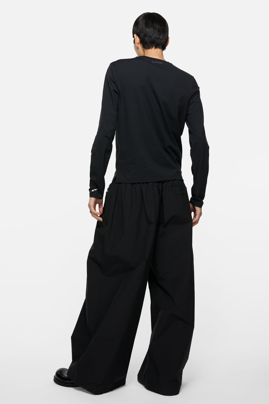 ACNE STUDIOS CLASSIC FACE LONG-SLEEVE T-SHIRT — BLACK — styled view