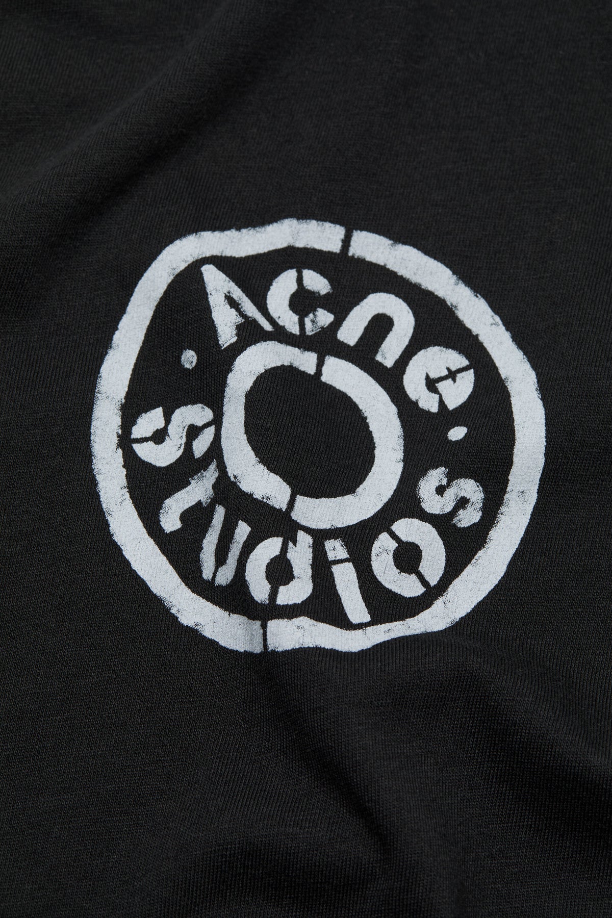 ACNE STUDIOS RIVET LOGO LONG-SLEEVE T-SHIRT — BLACK — detail