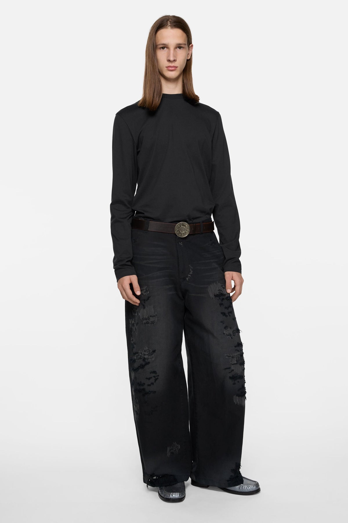 ACNE STUDIOS SATIN LABEL LONG-SLEEVE T-SHIRT — BLACK — styled view